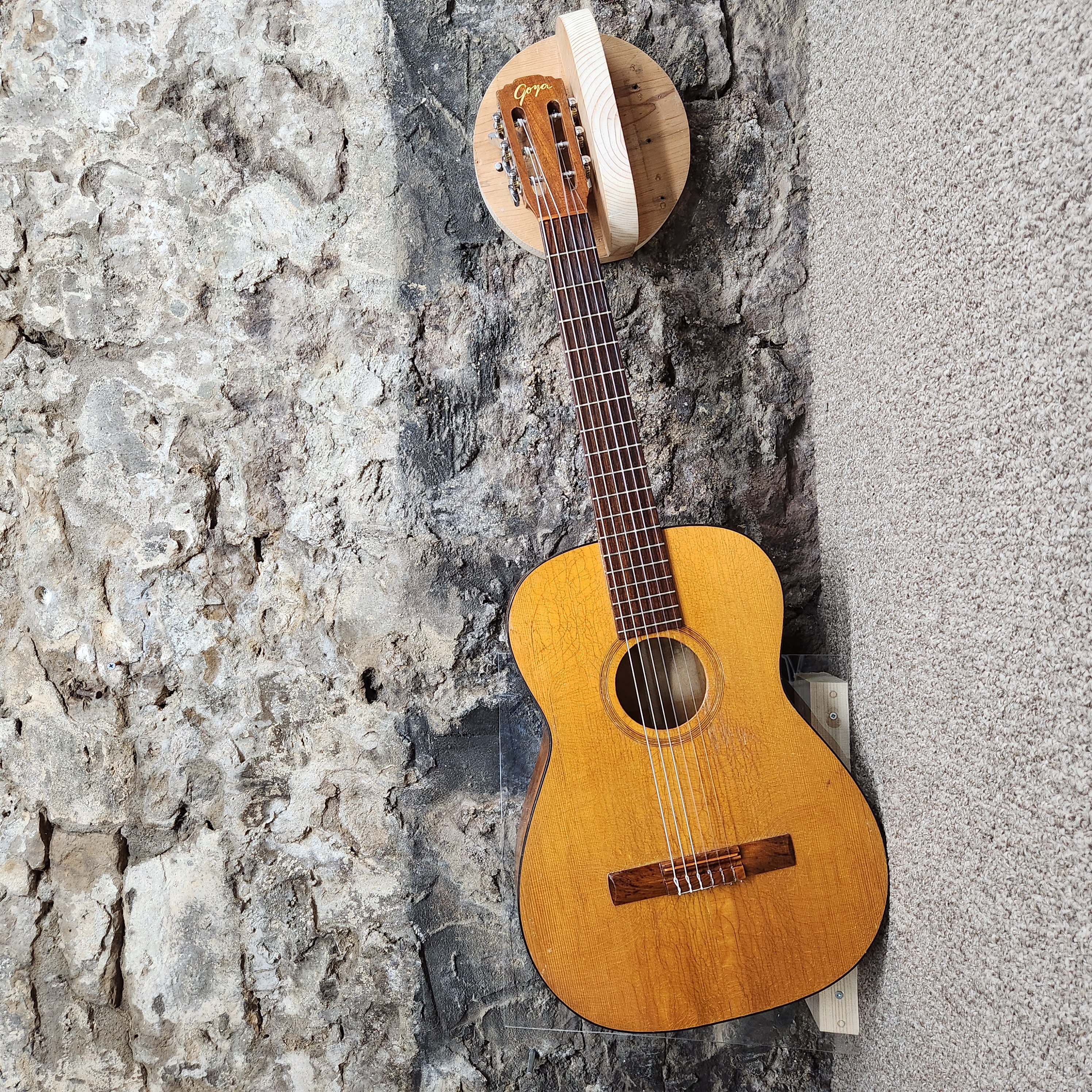 Goya G-10 - crack repairs - Guelph ON